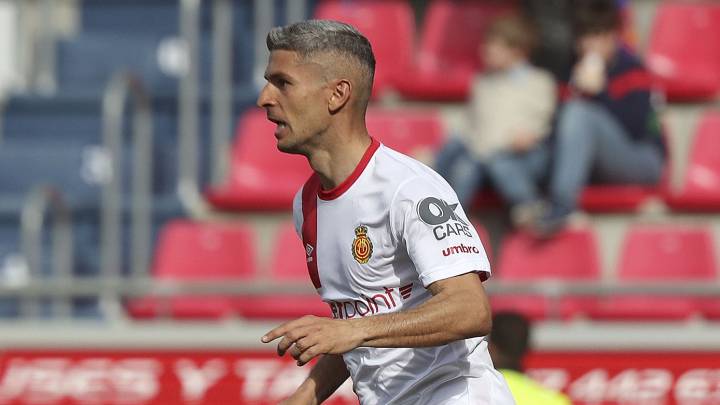Salva Sevilla, elegido mejor jugador del mes de abril