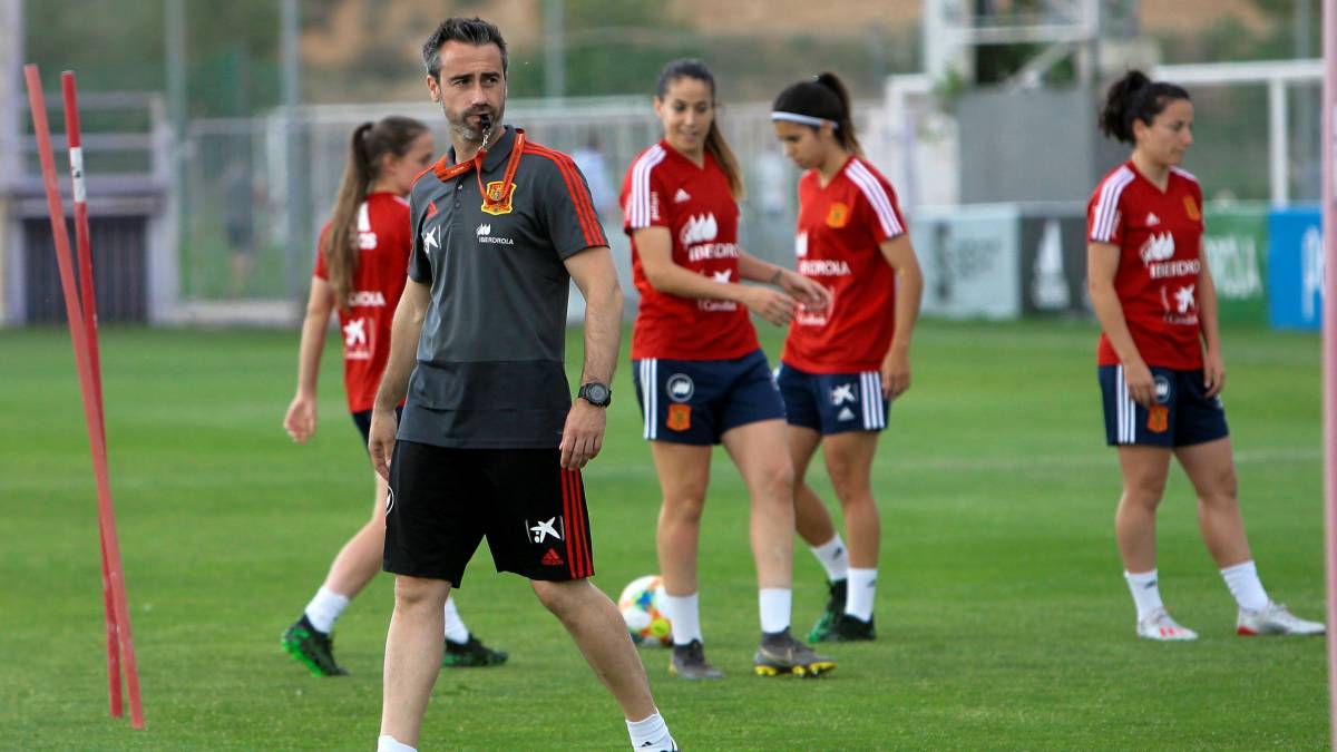 Jorge Vilda: “Dejar la portería a cero es un tesoro”