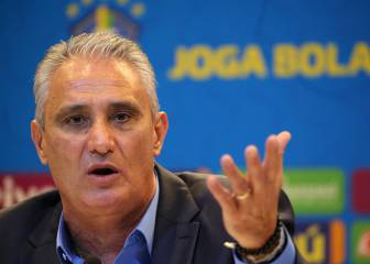 Tite corrige a Neymar