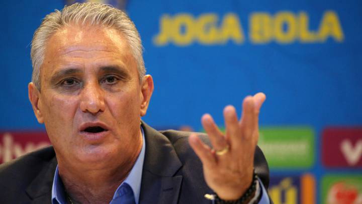 Tite corrige a Neymar
