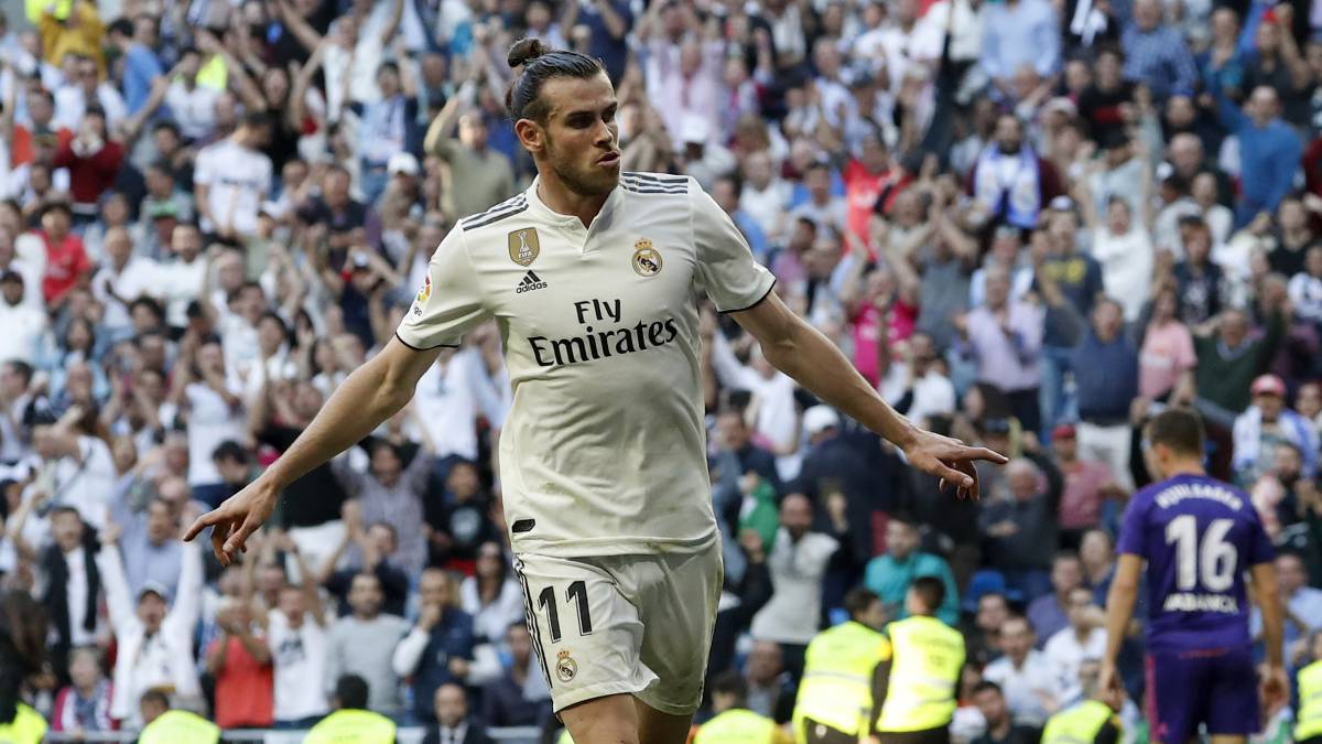 Gareth Bale celebra un gol en el Santiago Bernabéu.