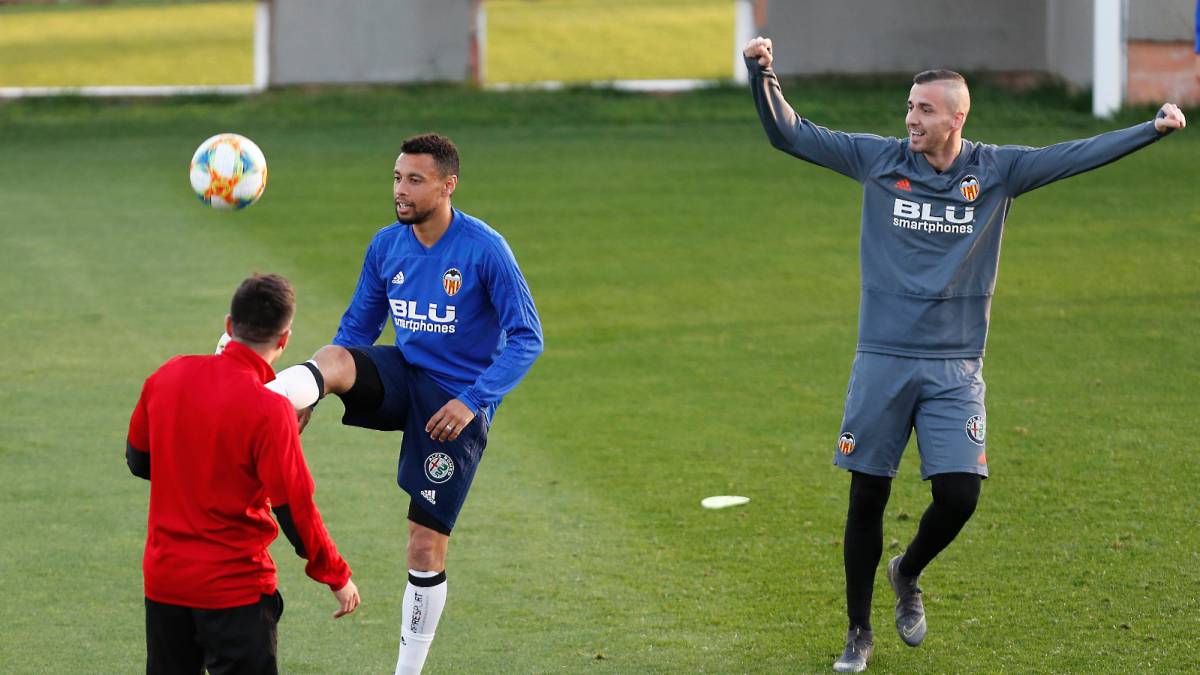 Marcelino inicia la semana con la única duda de Ezequiel Garay
