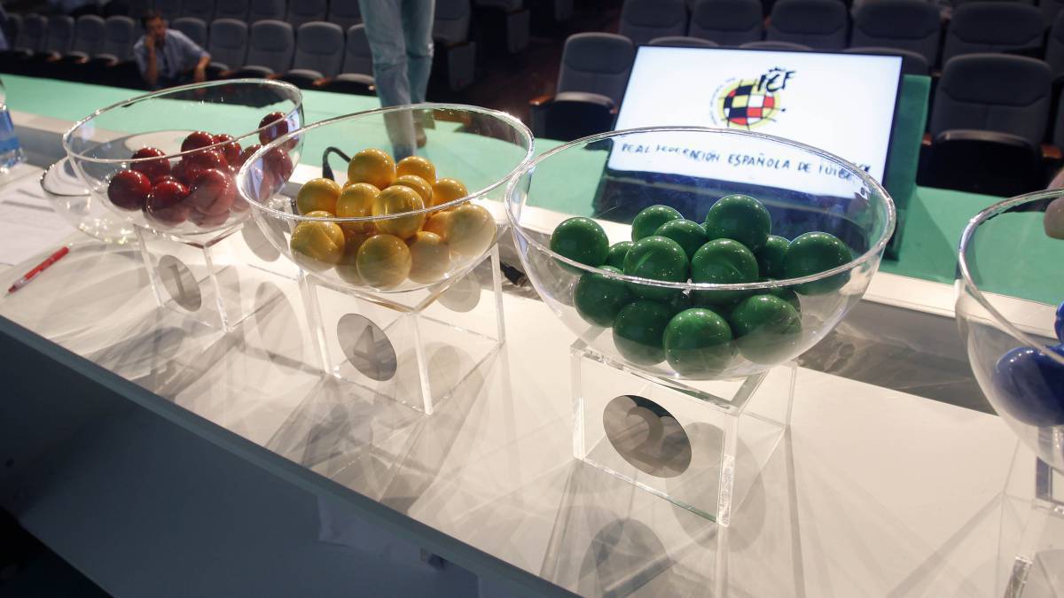 Sorteo Playoff ascenso Segunda B y Tercera: Horario, TV y cómo ver hoy