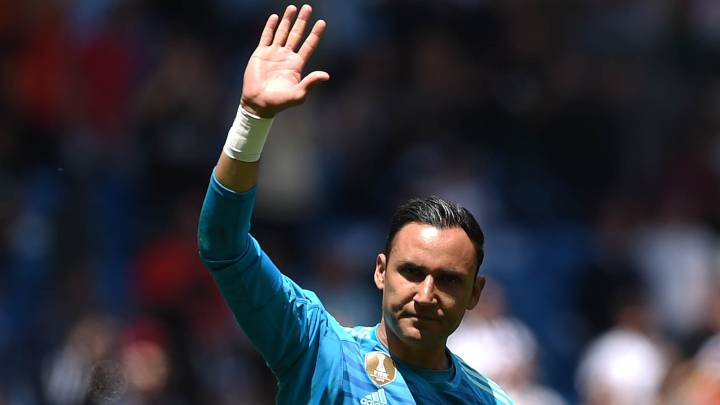 El adiós de Keylor: una foto con su mujer en el Bernabéu vacío