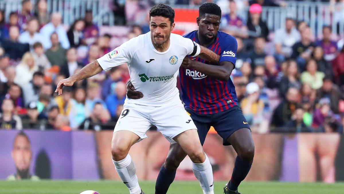 El calvario de Umtiti: le 'pinchan' la rodilla tras cada partido