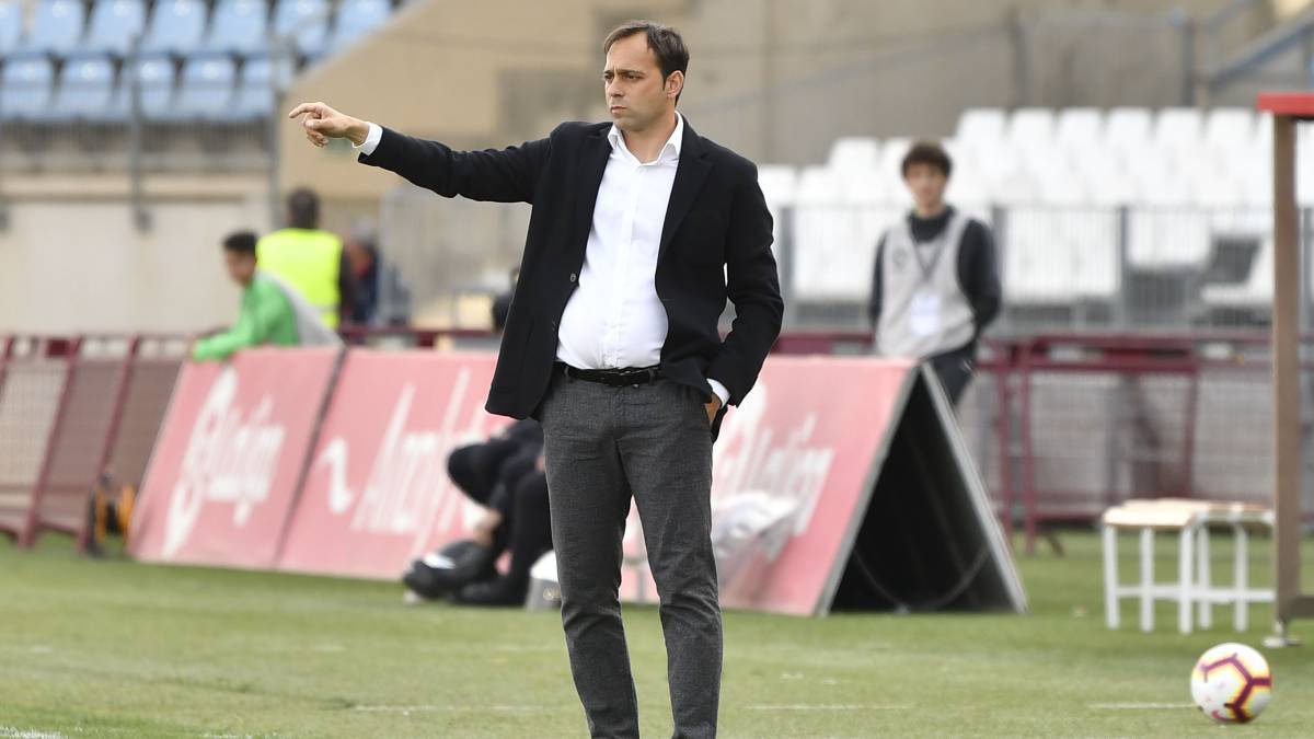 Fran Fernández, en un partido con el Almería.