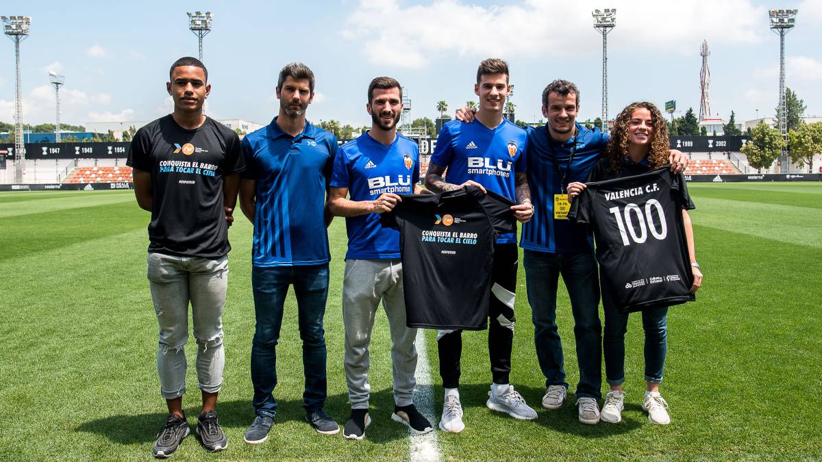 El Proyecto Fer da ánimos al Valencia antes de la final
