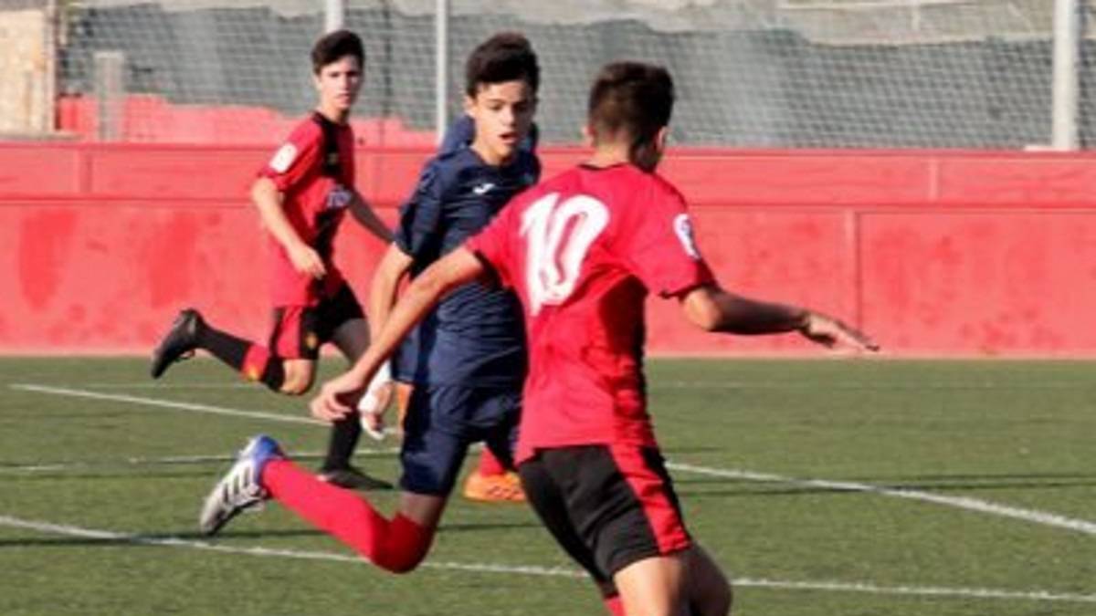 Ajax y United se fijan en Toni Quetglas, cadete del Mallorca