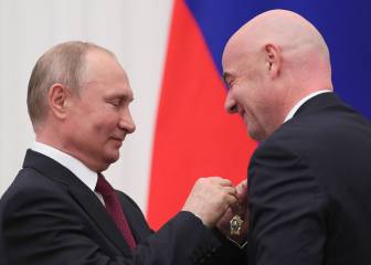 Putin condecora a Infantino por su contribución al Mundial 2018