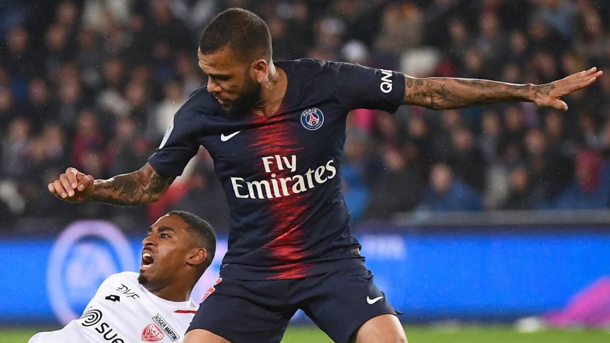 A Alves le interesa la Premier