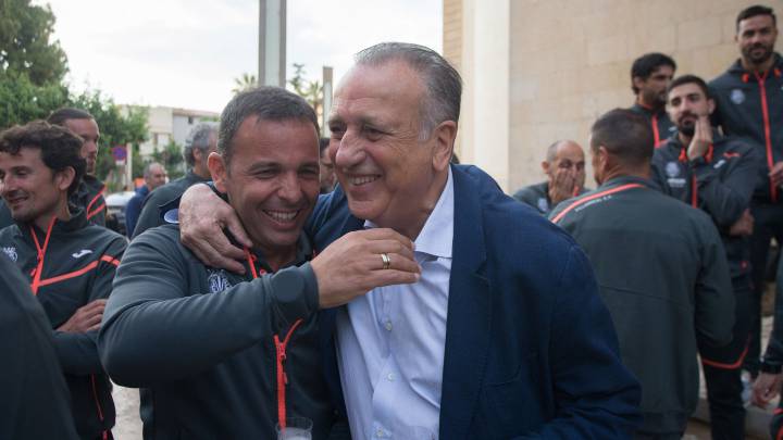 Villarreal: un central diestro y un pivote defensivo, los objetivos