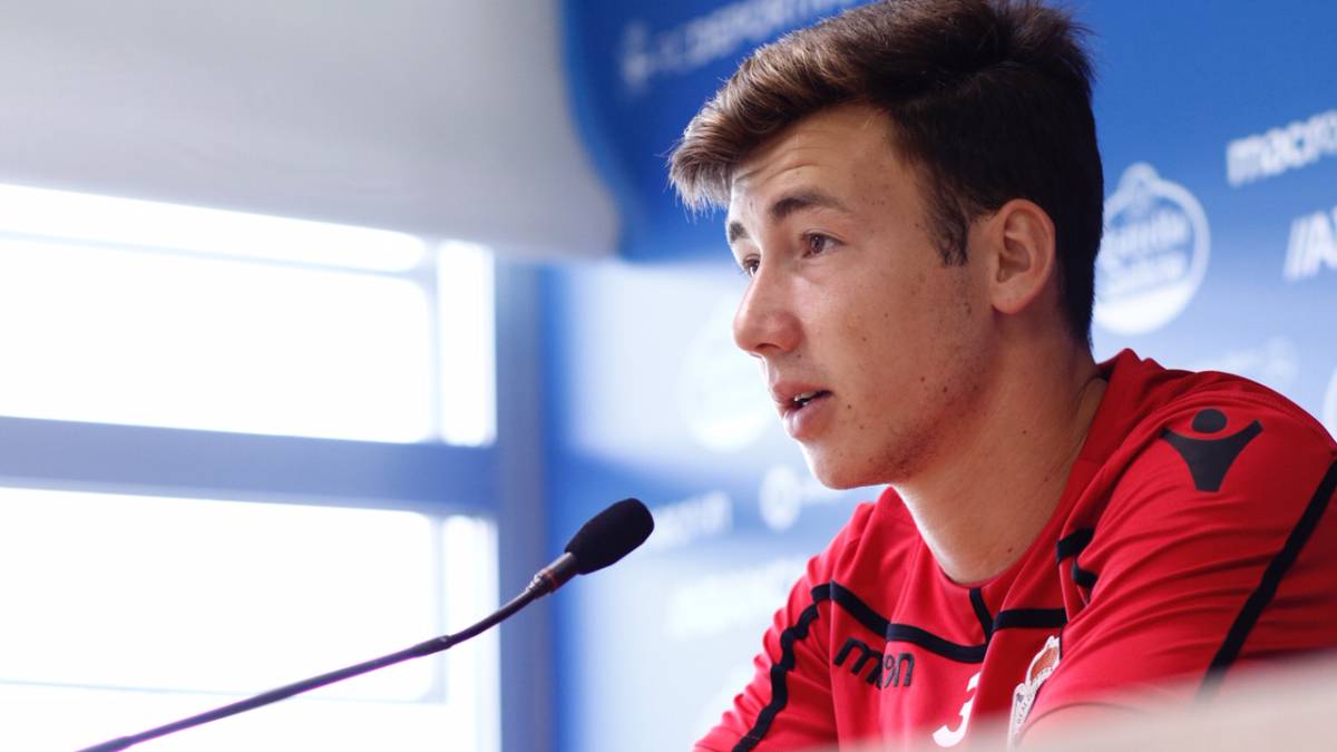 Saúl García en la sala de prensa de Riazor
