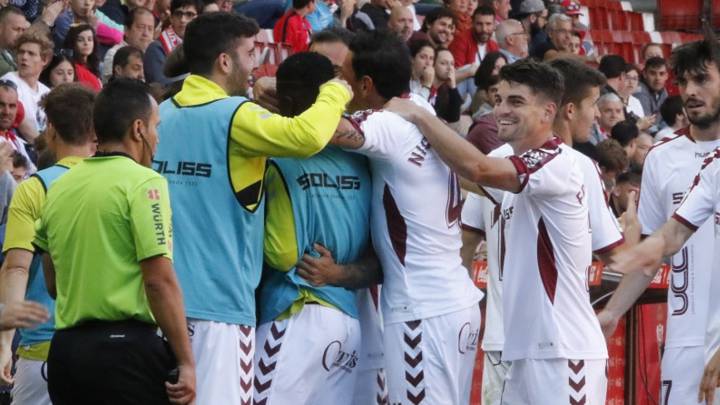 Resumen y goles del Sporting 0-2 Albacete. Marcaron Eugeni y Acuña.