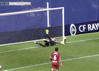 La parada de LaLiga 1|2|3|: la mano imposible de Carlos Abad