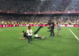 Estaban eufóricos: el entradón de Gabriel a Marcelino que le mandó al suelo de espaldas