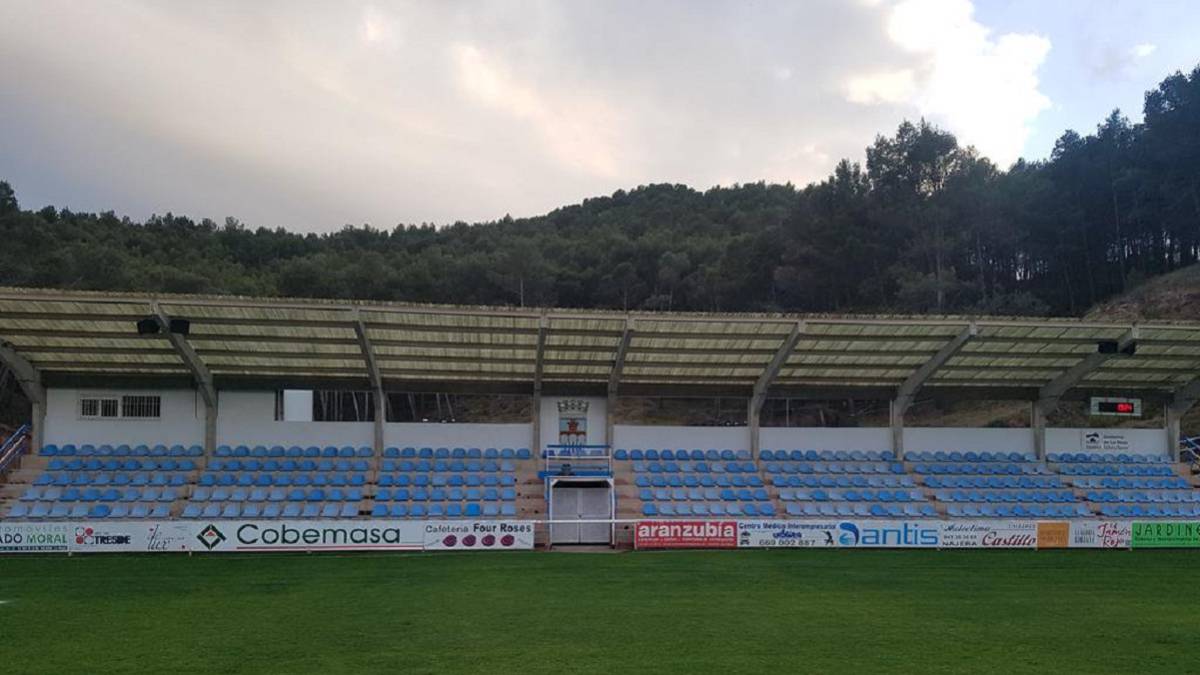 El campo del Náxara, en mitad del bosque.