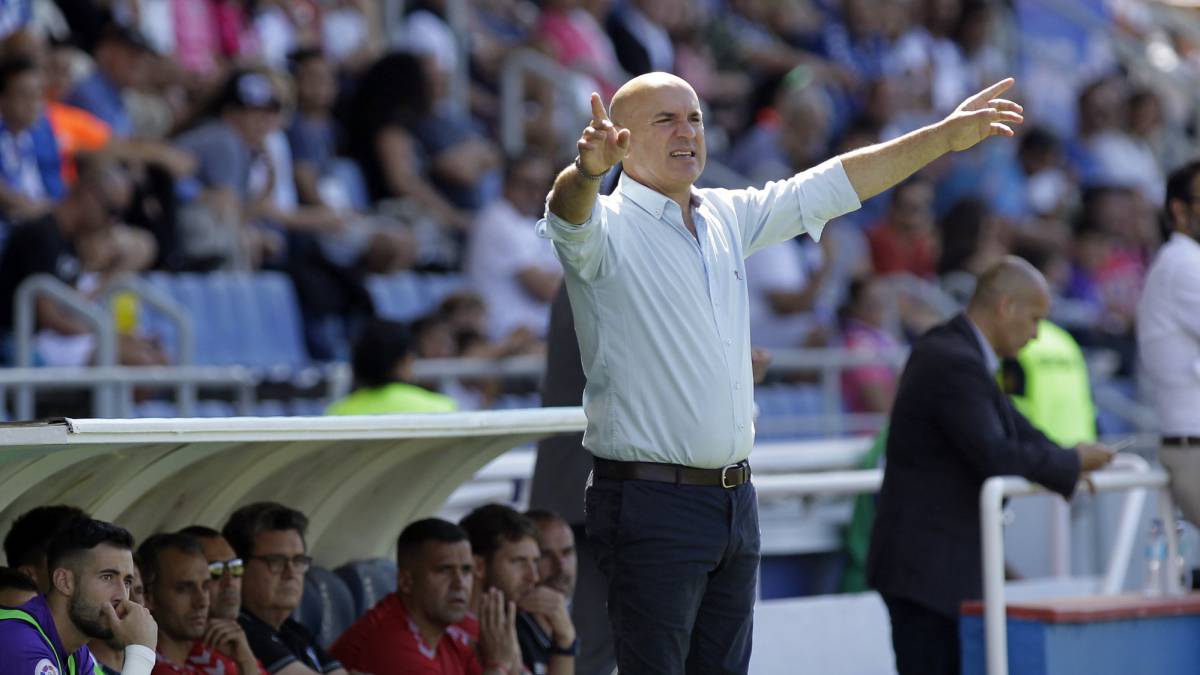 Luis César, en un partido con el Tenerife.