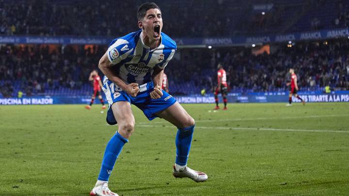Carlos Fernández dio vida al Deportivo con su gol al Mallorca.