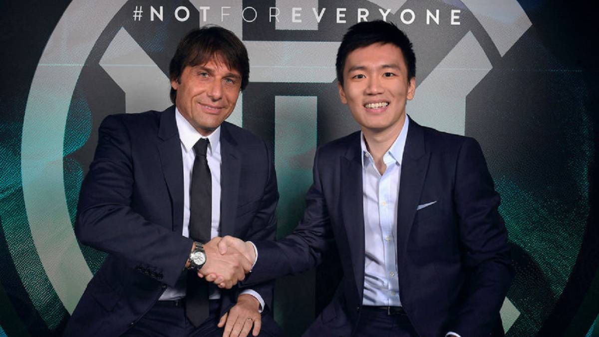 Antonio Conte en su presentación como nuevo entrenador del Inter de Milán.