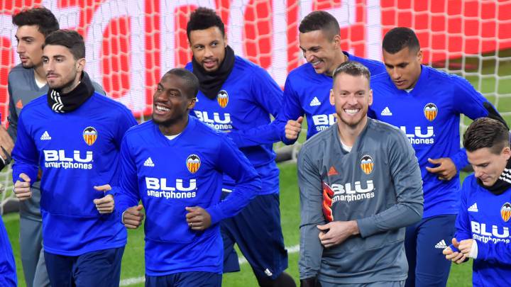 Neto tiene pretendientes
y el Valencia, un tope salarial