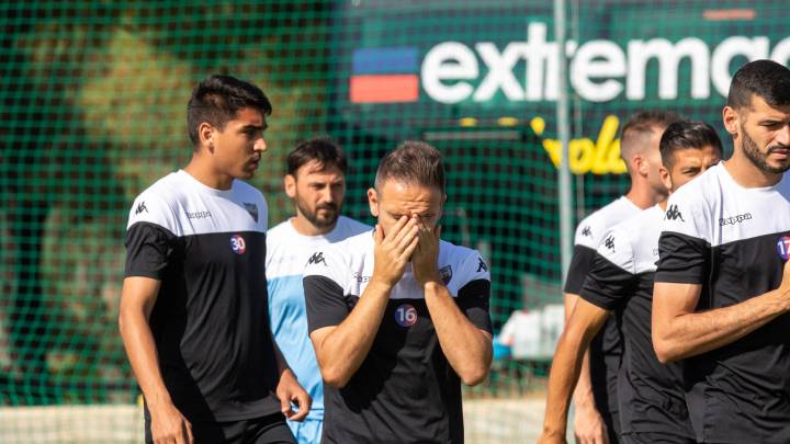 Cádiz-Extremadura: 'in memoriam' para Reyes