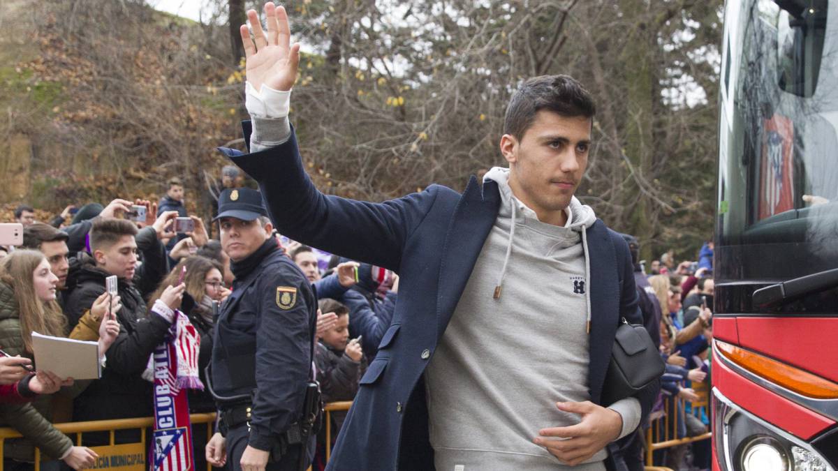 Manchester City target Rodri: "I can't guarantee anything about my future..."