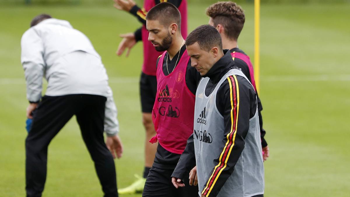 Hazard y Carrasco, en el entrenamiento de Bélgica.