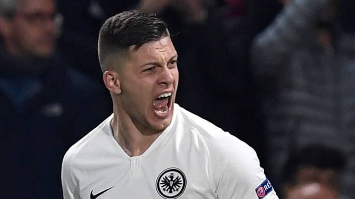 Bobic: "Queríamos mantener a Jovic, pero la razón nos llevó a cambiar de opinión..."