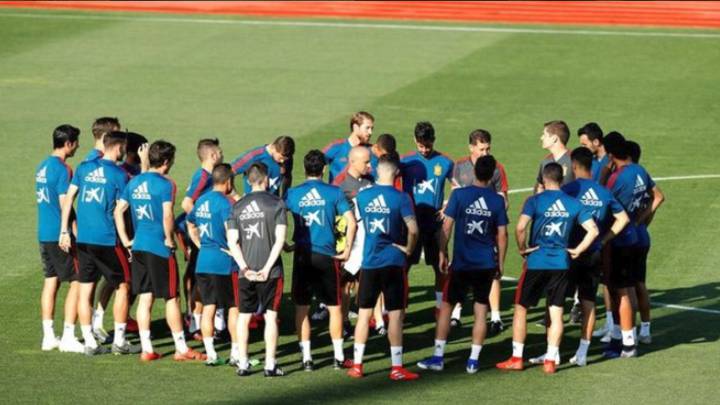 Robert Moreno perfila el once titular ante Islas Feroe