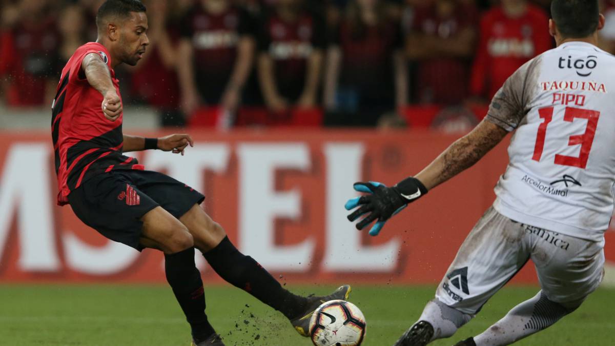 Atlético Madrid: Renan Lodi in line for €20-25m LaLiga move