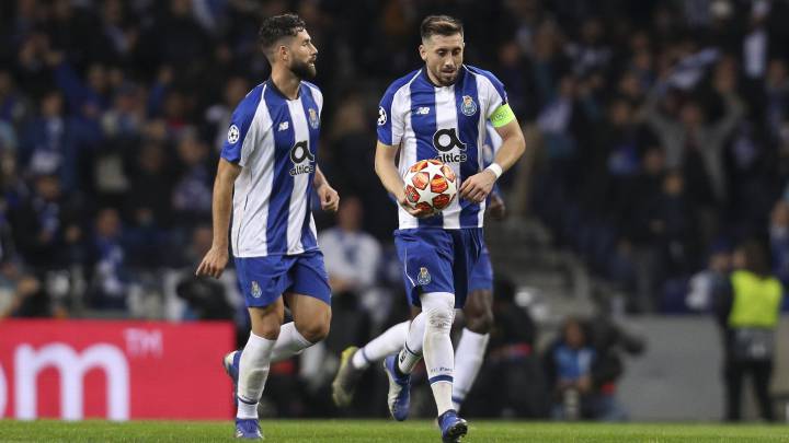 Herrera, junto a Felipe, durante un partido de la Champions con el Oporto. Ambos jugarán juntos en el Atlético.