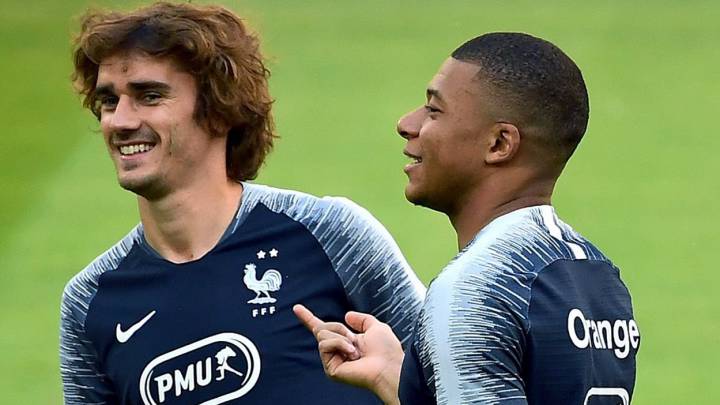 Mbappé con Griezmann.