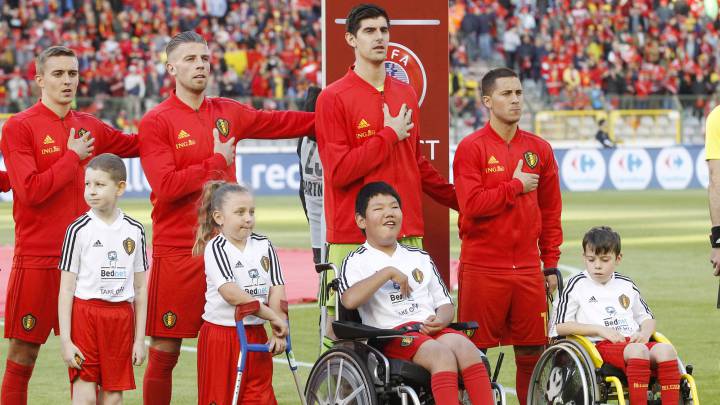 Courtois aconseja a Hazard que aprenda español