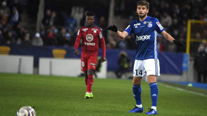 Sanjin Prcic con la camiseta del Estrasburgo.