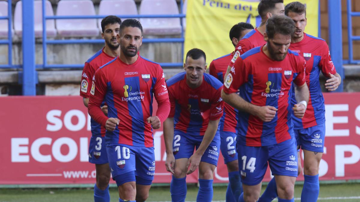El Extremadura presenta su nueva campaña de abonos