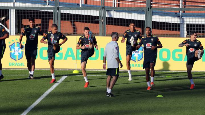 Selección Brasil en un entrenamiento previo a la Copa América