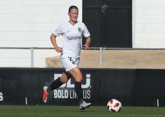 Mandy van den Berg amplía su contrato con el Valencia