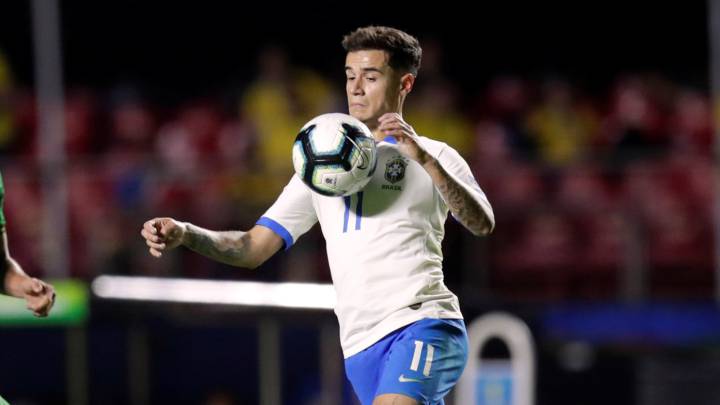 Coutinho durante el partido entre Brasil y Bolivia por Copa América.