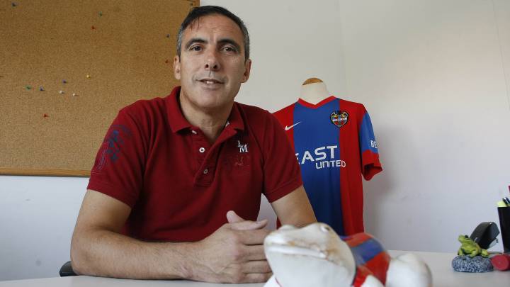 Manolo Salvador en su anterior etapa en el Levante.