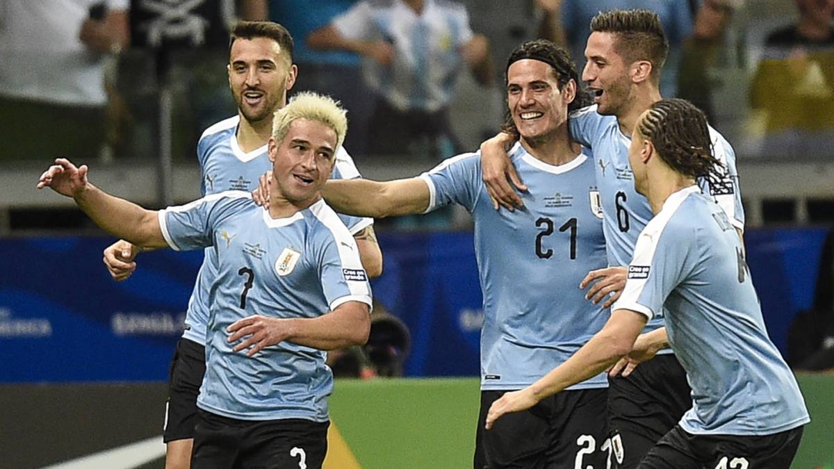 Nicolás Lodeiro scores Uruguay's 400th goal in the Copa América