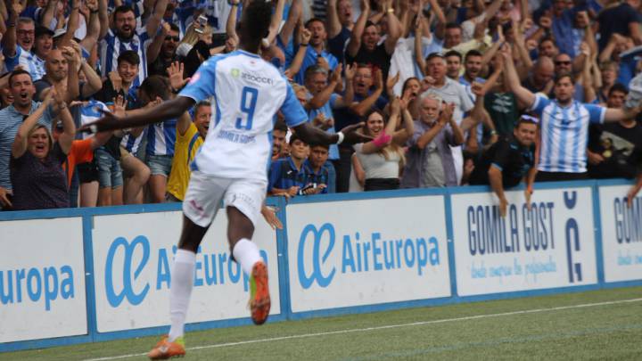 Nuha celebra su gol ante el Melilla.