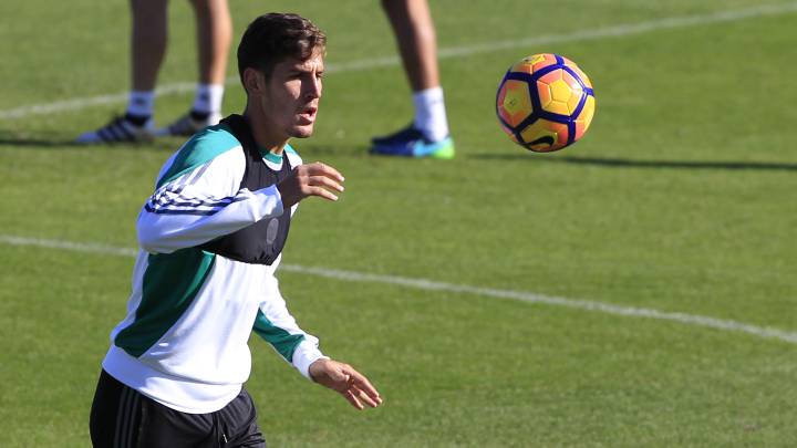 Álex Alegría se desvincula del Betis tras las últimas cesiones