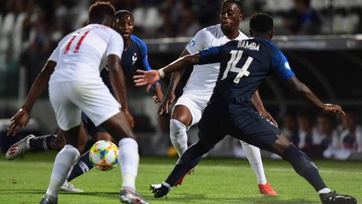 Un autogol de Wan-Bissaka en el 95' frustra a Inglaterra