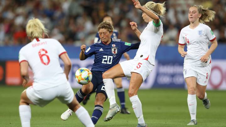 Un doblete de White le da el liderato a Inglaterra