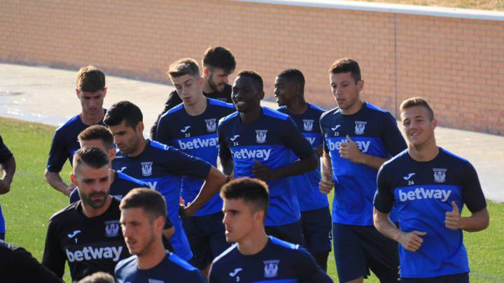 El Leganés ya tiene 20 jugadores, pero media docena podría salir