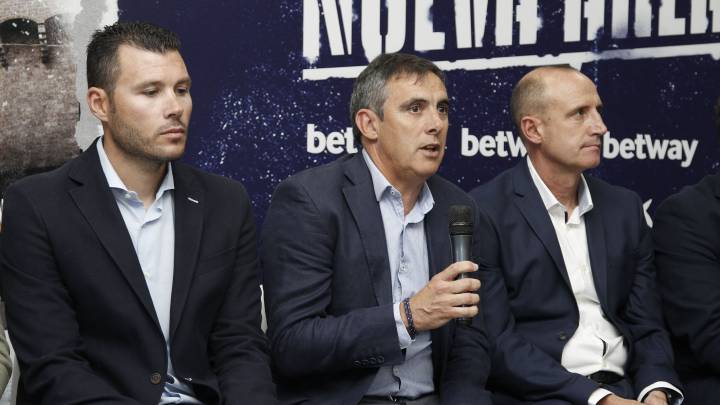 David Navarro, Manolo Salvador y José Gómez durante la presentación del área deportiva.