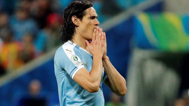 La selección asiática dejó una gran imagen en Porto Alegre y tras adelantarse en dos ocasiones sacó un punto. Suárez y Cavani marcaron para la Celeste.