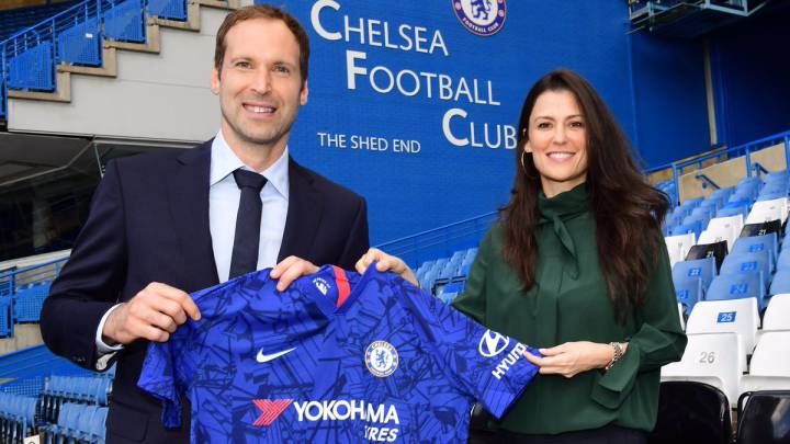 Petr Cech junto a Marina Granovskaia