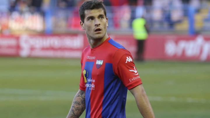 Olabe, cerca del Almería de Óscar Fernández