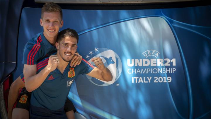 Dani Olmo y Pablo Fornals posaron ayer para As después del entrenamiento que realizó La Rojita en Castel San Pietro in Terme.